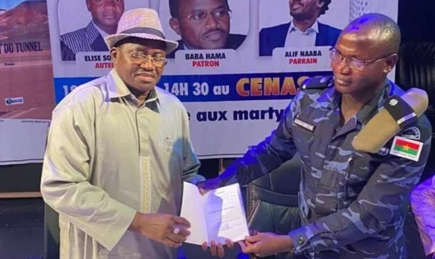 Le bout du tunnel », l’œuvre de l’écrivain gendarme, l’adjudant-chef Élisé Sorgho, dédicacée