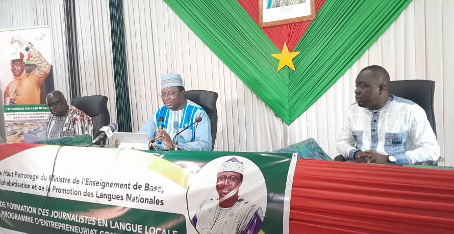Entreprenariat communautaire : À Koudougou, des journalistes en formation sur le programme de l’APEC